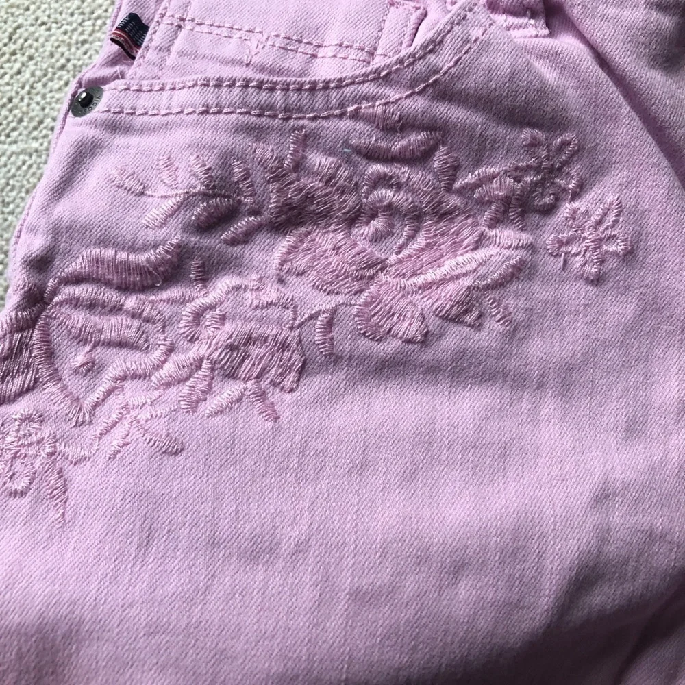 Vigoss Girls The Malibu Mid Shorts Embroidered Floral Pink Denim Cut Off Size 14